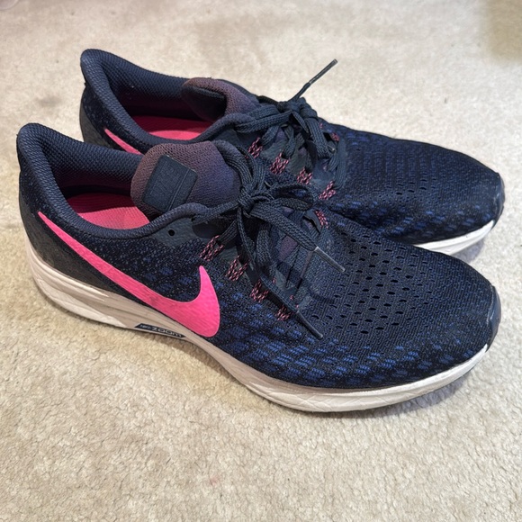 Nike zoom sneakers size 9 women’s - Picture 1 of 2